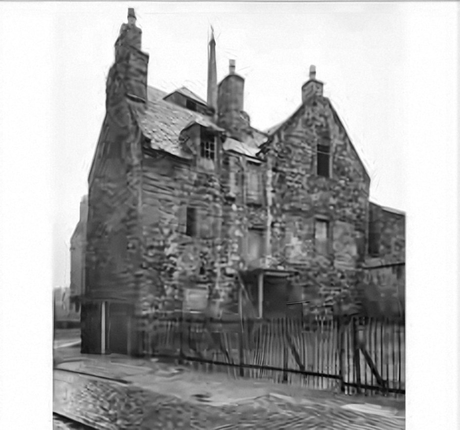 Loudoun Hall behind iron railings in the 1940s or 1950s (archive photo: permission to confirm)